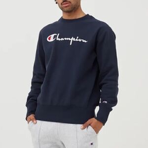 CHAMPION HEAVYWEIGHT CREWNECK SWEATSHIRT XL EMBROIDERED LOGO IN NAVY SIZE MEDIUM